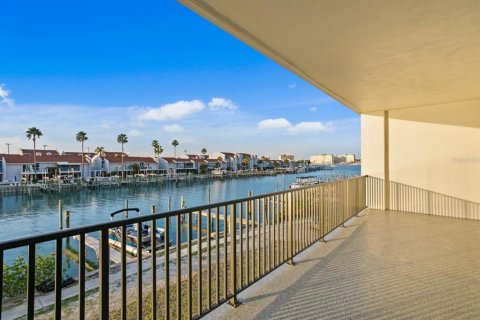 Copropriété à vendre à Madeira Beach, Floride: 3 chambres, 169.64 m2 № 1787635 - photo 10