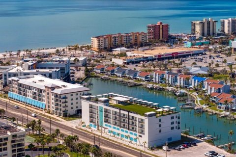 Copropriété à vendre à Madeira Beach, Floride: 3 chambres, 169.64 m2 № 1787635 - photo 1