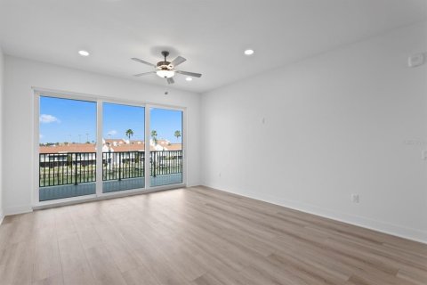 Copropriété à vendre à Madeira Beach, Floride: 3 chambres, 169.64 m2 № 1787635 - photo 30
