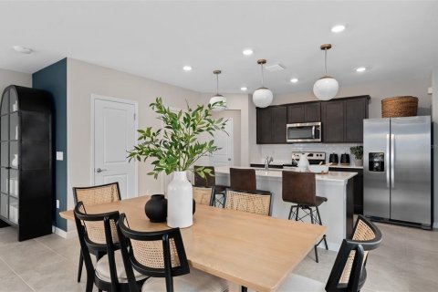 House in Winter Garden, Florida 3 bedrooms, 151.24 sq.m. № 2115219 - photo 8