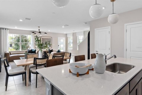 House in Winter Garden, Florida 3 bedrooms, 151.24 sq.m. № 2115219 - photo 12