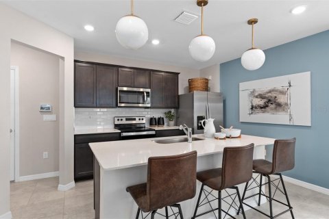 House in Winter Garden, Florida 3 bedrooms, 151.24 sq.m. № 2115219 - photo 9