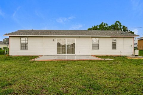 Casa en alquiler en Cape Coral, Florida, 3 dormitorios, 106.65 m2 № 1902734 - foto 16
