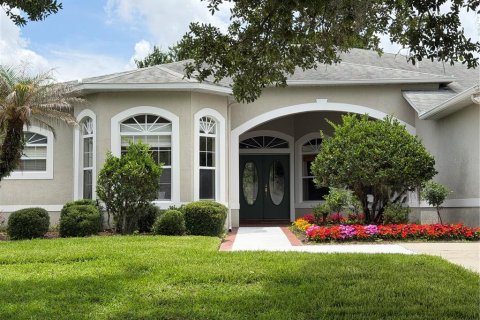House in Orlando, Florida 4 bedrooms, 255.02 sq.m. № 2215918 - photo 2