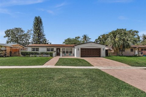 House in Pembroke Pines, Florida 4 bedrooms, 167.97 sq.m. № 2086902