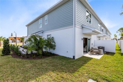 Townhouse in Palm Bay, Florida 3 bedrooms, 165.55 sq.m. № 2409022 - photo 26