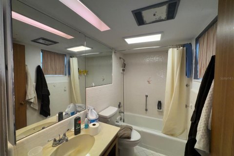 Купить виллу или дом в Фростпруф, Флорида 12 комнат, 223.34м2, № 1767238 - фото 9