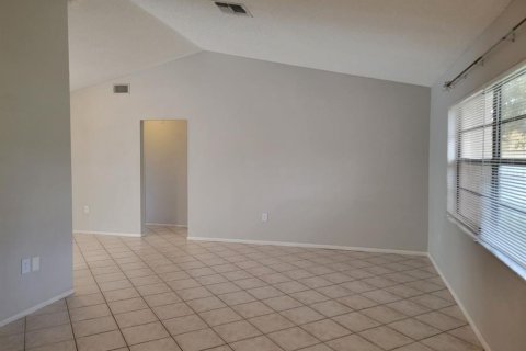 Casa en alquiler en New Port Richey, Florida, 4 dormitorios, 151.43 m2 № 1894919 - foto 5