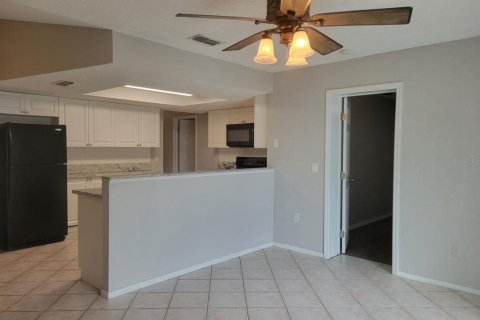 Casa en alquiler en New Port Richey, Florida, 4 dormitorios, 151.43 m2 № 1894919 - foto 15