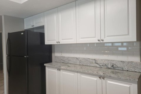 Casa en alquiler en New Port Richey, Florida, 4 dormitorios, 151.43 m2 № 1894919 - foto 12