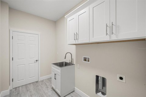 Casa en venta en Brooksville, Florida, 4 dormitorios, 197.42 m2 № 1903687 - foto 13