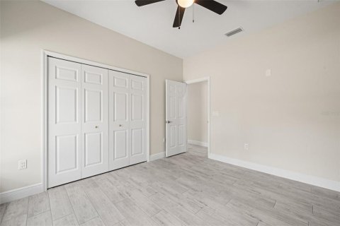 Casa en venta en Brooksville, Florida, 4 dormitorios, 197.42 m2 № 1903687 - foto 25