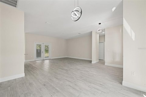 Casa en venta en Brooksville, Florida, 4 dormitorios, 197.42 m2 № 1903687 - foto 7
