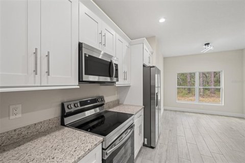 Casa en venta en Brooksville, Florida, 4 dormitorios, 197.42 m2 № 1903687 - foto 10