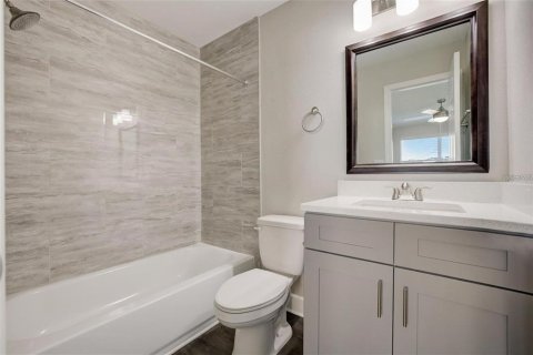 Condo in Orlando, Florida, 2 bedrooms  № 2222002 - photo 16
