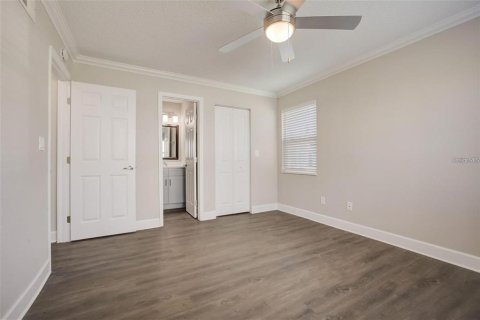 Condo in Orlando, Florida, 2 bedrooms  № 2222002 - photo 25