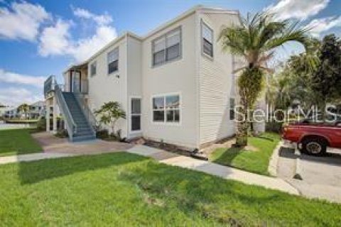 Condo in Orlando, Florida, 2 bedrooms № 2222002