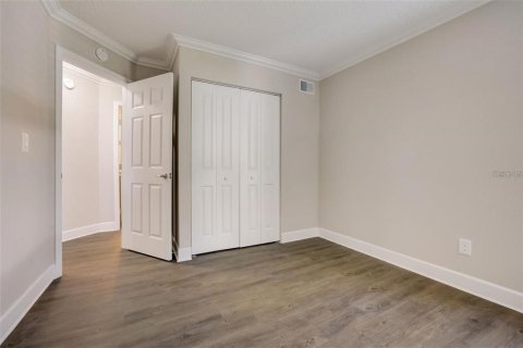 Condo in Orlando, Florida, 2 bedrooms  № 2222002 - photo 20