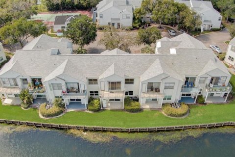 Condo in Orlando, Florida, 2 bedrooms  № 2222002 - photo 2