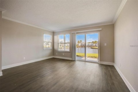 Condo in Orlando, Florida, 2 bedrooms  № 2222002 - photo 8