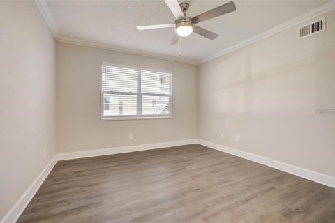 Condo in Orlando, Florida, 2 bedrooms  № 2222002 - photo 23