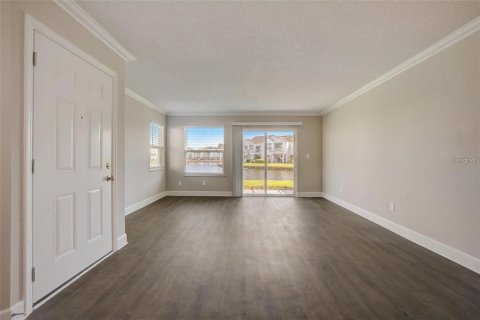 Condo in Orlando, Florida, 2 bedrooms  № 2222002 - photo 7