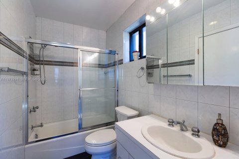 Купить виллу или дом в Майами, Флорида 3 спальни, 175.4м2, № 2155070 - фото 17