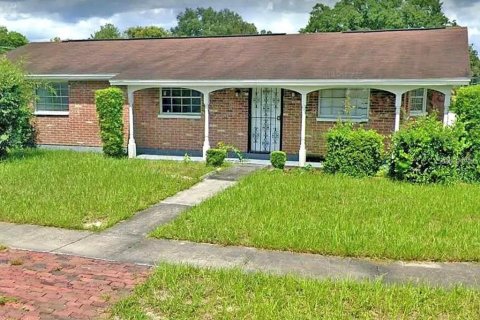 House in Tampa, Florida 3 bedrooms, 159.05 sq.m. № 2223519