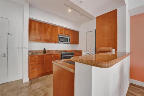 Condo in Hallandale Beach, Florida, 2 bedrooms  № 2186013 - photo 10