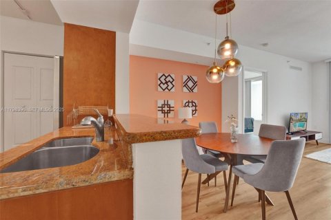 Condo in Hallandale Beach, Florida, 2 bedrooms  № 2186013 - photo 11