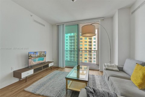 Condo in Hallandale Beach, Florida, 2 bedrooms  № 2186013 - photo 8