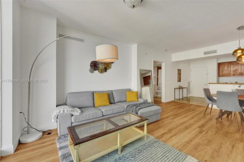 Condo in Hallandale Beach, Florida, 2 bedrooms  № 2186013 - photo 4