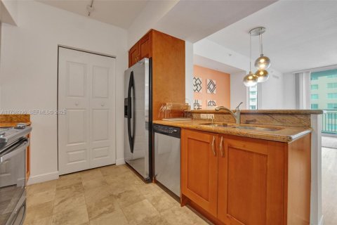 Condo in Hallandale Beach, Florida, 2 bedrooms  № 2186013 - photo 14