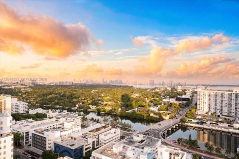 Copropriété à louer à Miami Beach, Floride: 2 chambres, 116.13 m2 № 2241335 - photo 5