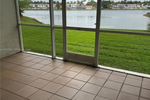 Condo à Doral, Floride, 3 chambres  № 2063139