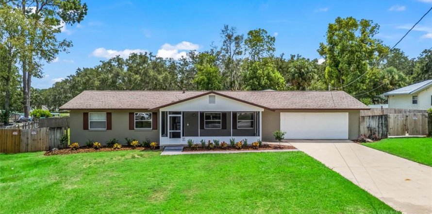 House in Ocala, Florida 3 bedrooms, 135.27 sq.m. № 1885905