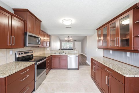 Condo in New Port Richey, Florida, 2 bedrooms № 2157096 - photo 21