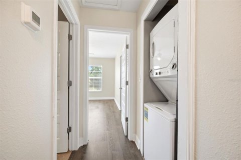Condo in New Port Richey, Florida, 2 bedrooms № 2157096 - photo 9