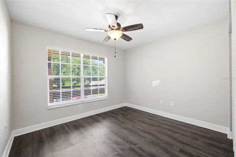 Condo in New Port Richey, Florida, 2 bedrooms № 2157096 - photo 10