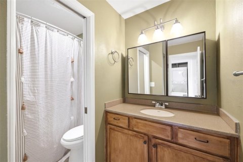 Condo in New Port Richey, Florida, 2 bedrooms № 2157096 - photo 11