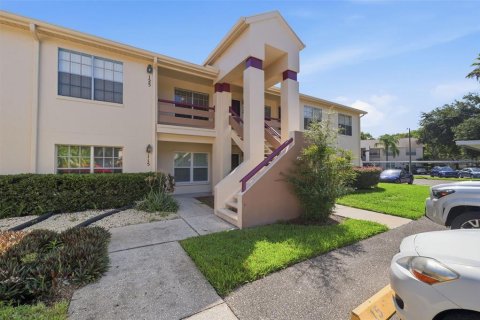 Condo in New Port Richey, Florida, 2 bedrooms № 2157096 - photo 15