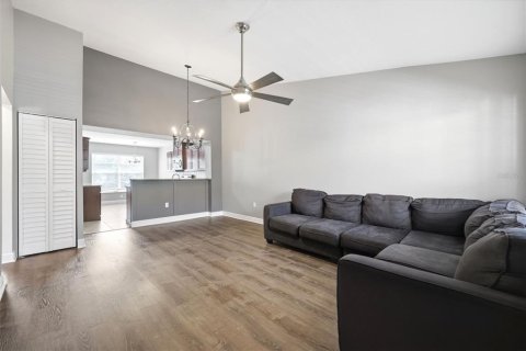 Condo in New Port Richey, Florida, 2 bedrooms № 2157096 - photo 5