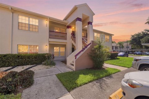 Condo in New Port Richey, Florida, 2 bedrooms  № 2157096
