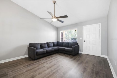 Condo in New Port Richey, Florida, 2 bedrooms № 2157096 - photo 4