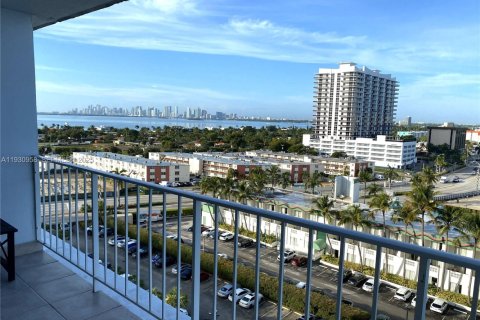 Condo in North Bay Village, Florida № 1989733 - photo 2