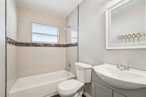 House in Tampa, Florida 3 bedrooms, 96.25 sq.m. № 1722220 - photo 13