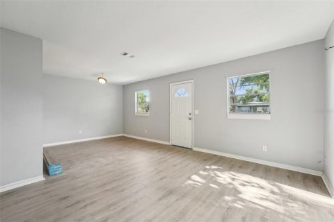 House in Tampa, Florida 3 bedrooms, 96.25 sq.m. № 1722220 - photo 7