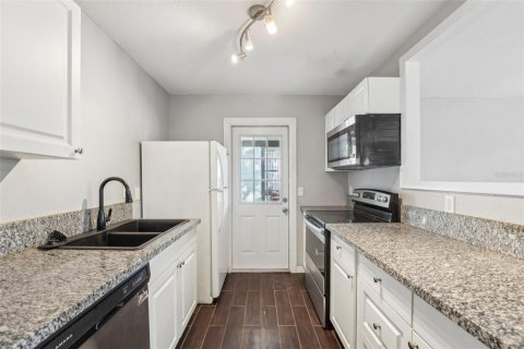 House in Tampa, Florida 3 bedrooms, 96.25 sq.m. № 1722220 - photo 10