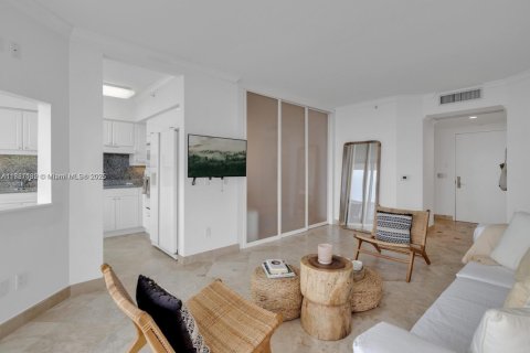 Copropriété à louer à Miami Beach, Floride: 1 chambre, 102.19 m2 № 1941667 - photo 4
