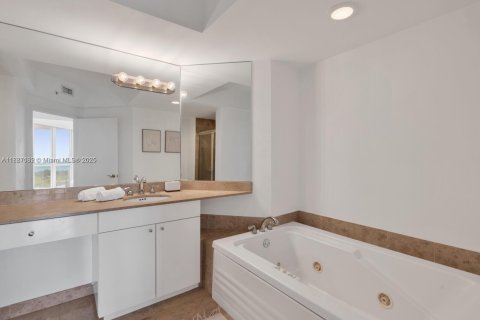 Copropriété à louer à Miami Beach, Floride: 1 chambre, 102.19 m2 № 1941667 - photo 11